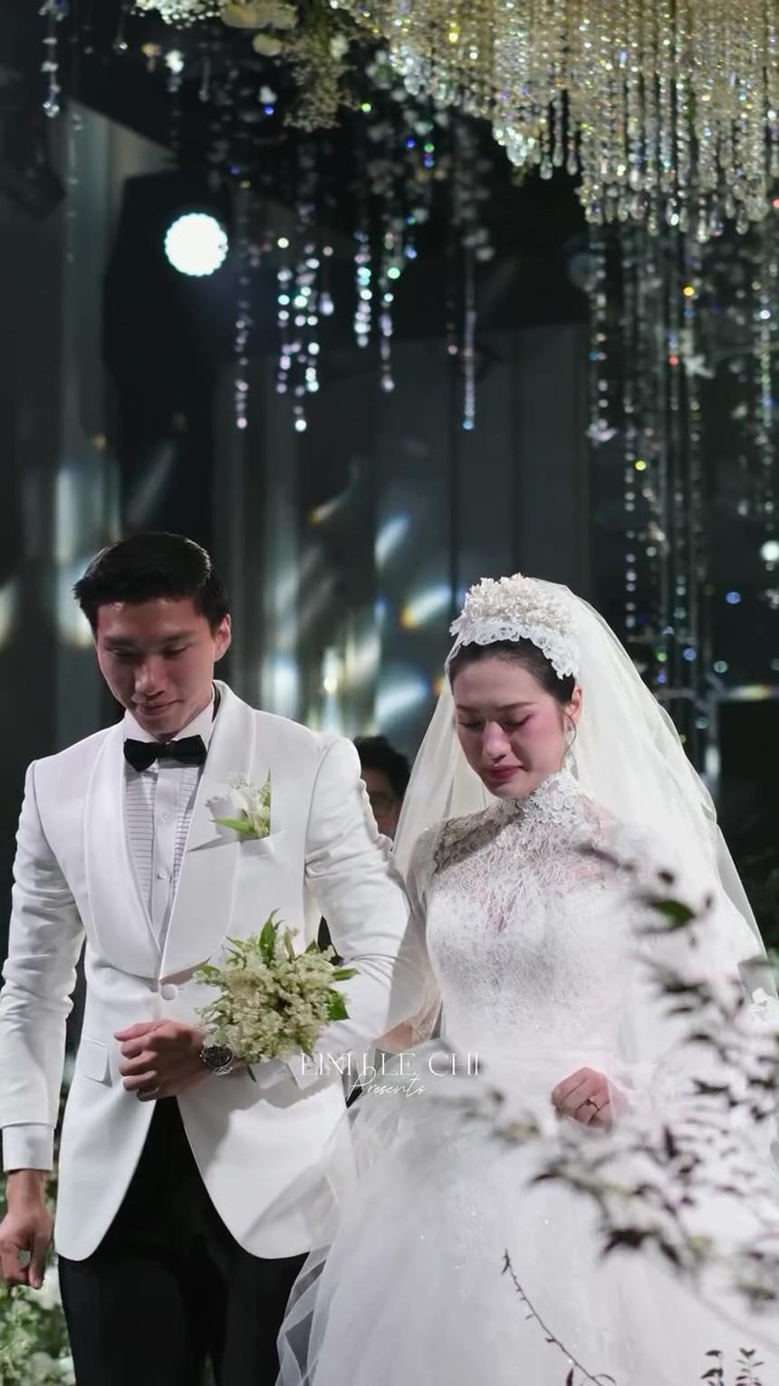 Khoảnh khắc bố Doãn Hải My trao con gái rượu cho Đoàn Văn Hậu: Cảm động muốn khóc!-3