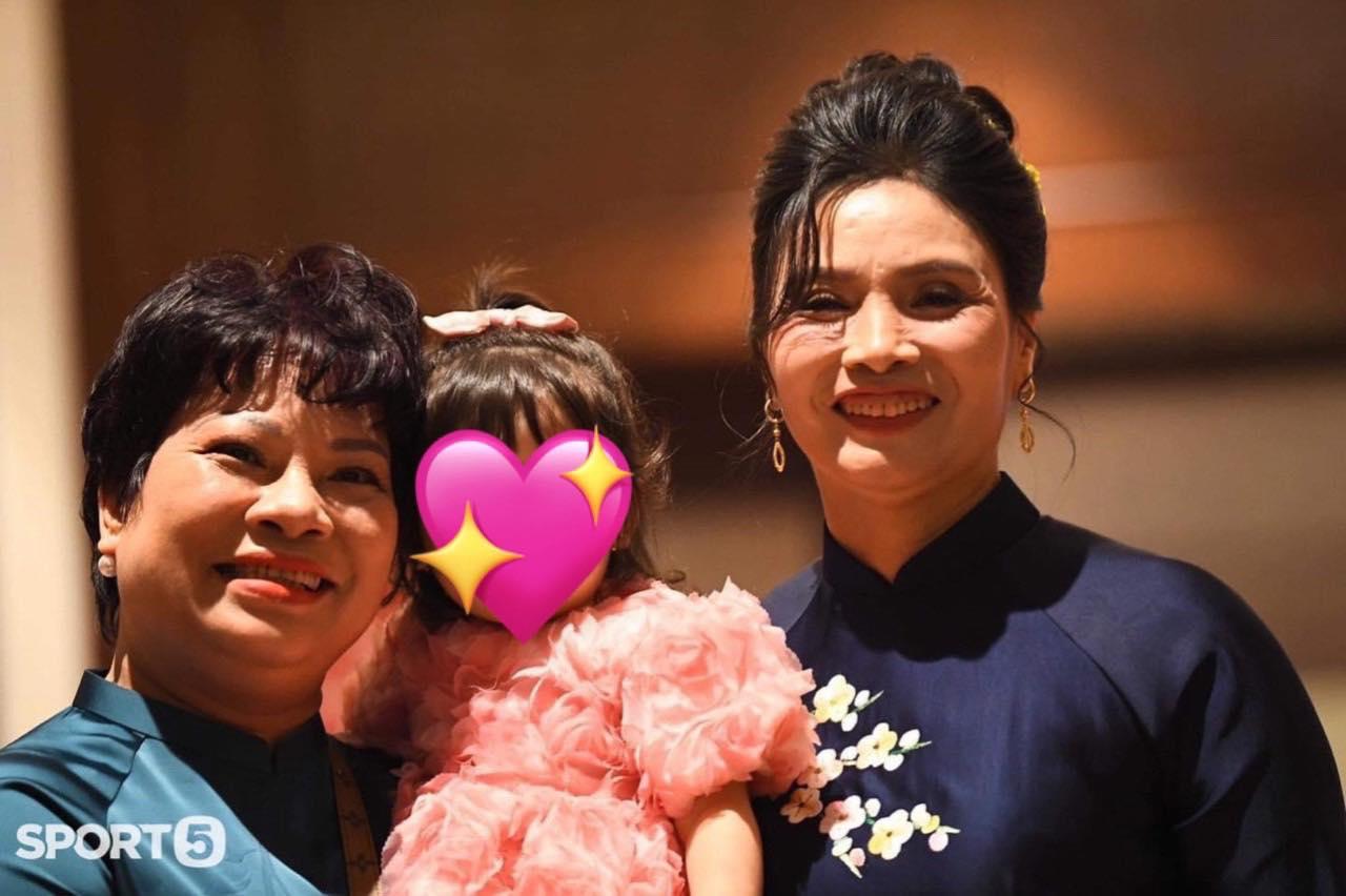 Hai thông gia nhà Văn Hậu và Hải My nhận mưa lời khen bởi sự tinh tế từ khâu tổ chức tiệc cưới-4