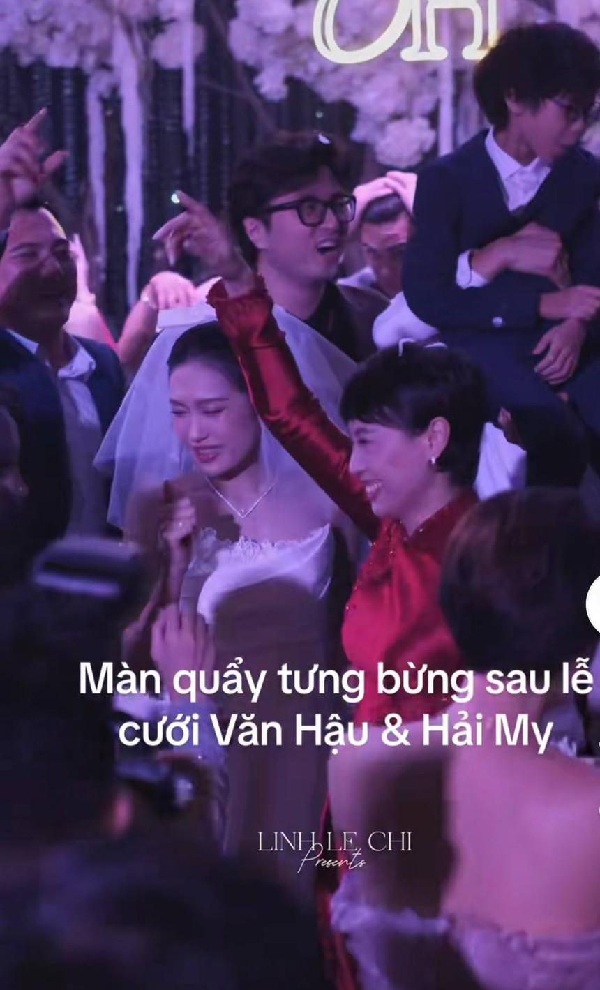 Hai thông gia nhà Văn Hậu và Hải My nhận mưa lời khen bởi sự tinh tế từ khâu tổ chức tiệc cưới-1