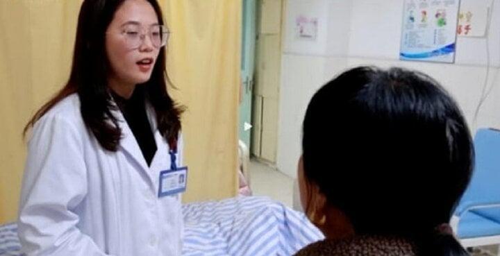 Mất mặt do con gái 30 tuổi chưa lấy chồng, mẹ bị trầm cảm nặng-1