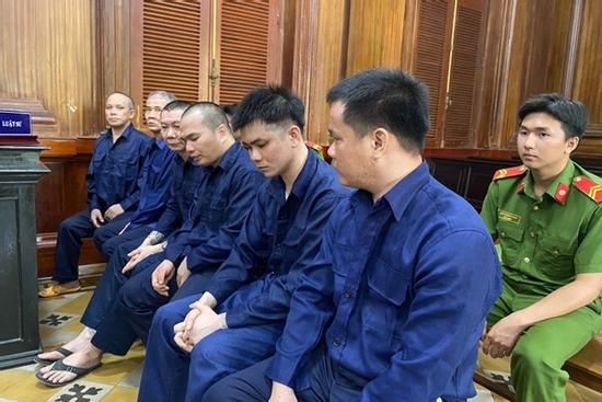 Rủ bạn trộm két sắt của sếp