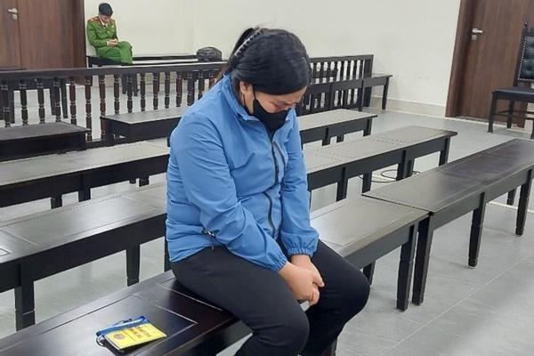 Hai cô gái trẻ dùng thủ thuật ma lừa đảo các cửa hàng vàng-2