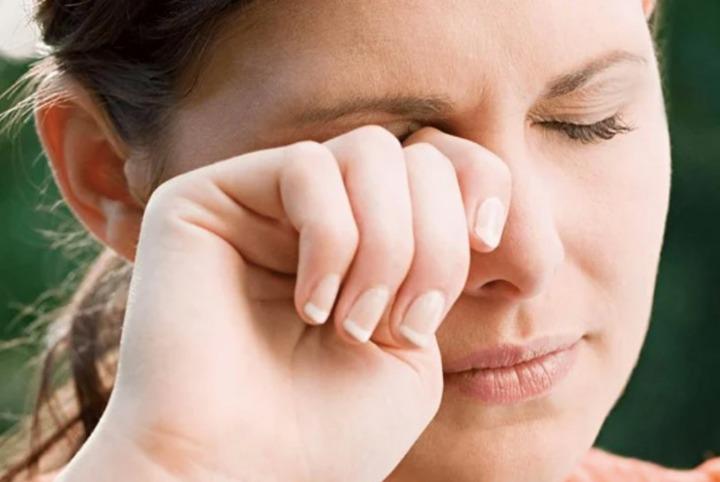 Thói quen xấu dễ gây ra nếp nhăn cho da-1