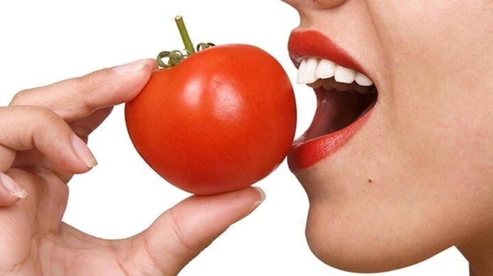 Cách làm trắng răng bằng cà chua-2