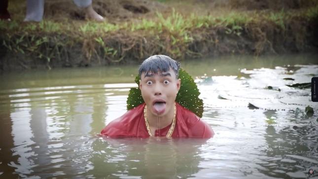 MV Oải cả chưởng của Lê Dương Bảo Lâm bị chỉ trích nhảm nhí, thảm họa-3