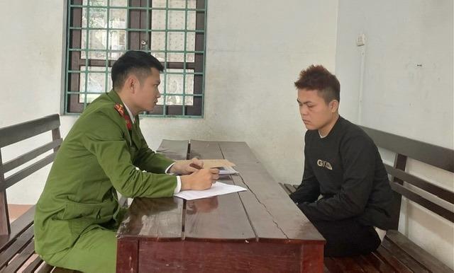 Vào cửa hàng cướp điện thoại Iphone rồi bỏ trốn vào rừng-3