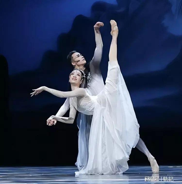 Xót xa lời kể của bạn học về cái chết của nữ diễn viên múa 21 tuổi-2