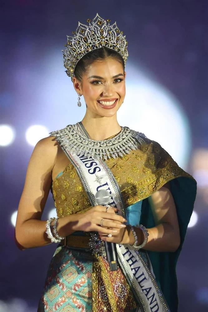 Hỗn loạn ở sân bay đón Á hậu Hoàn vũ trở về quê nhà-12