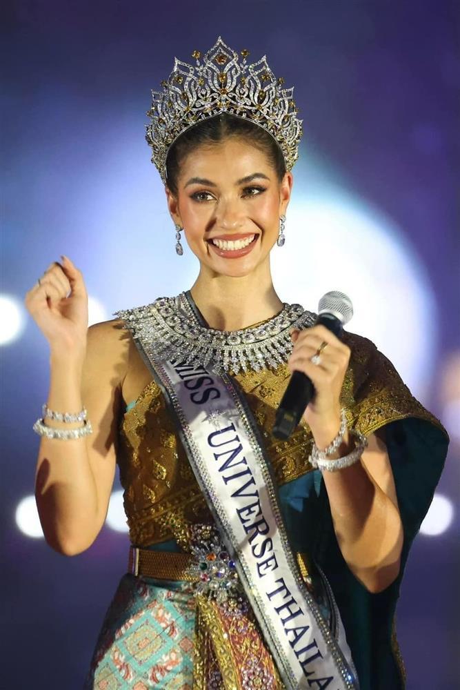 Hỗn loạn ở sân bay đón Á hậu Hoàn vũ trở về quê nhà-13