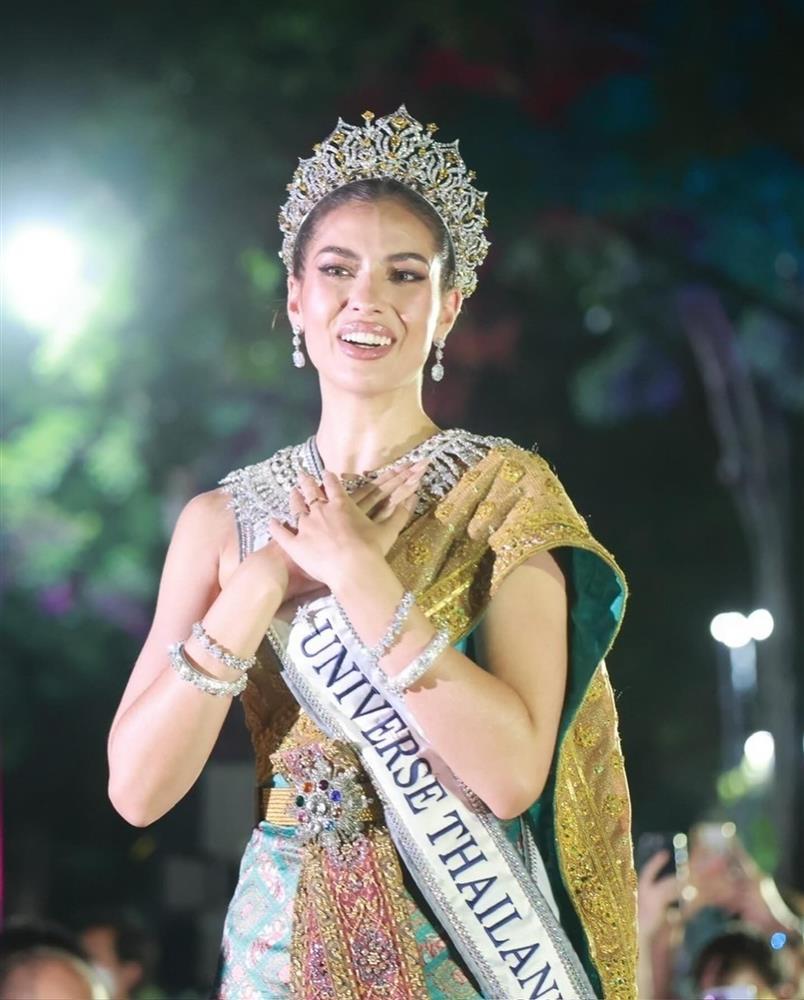 Hỗn loạn ở sân bay đón Á hậu Hoàn vũ trở về quê nhà-14