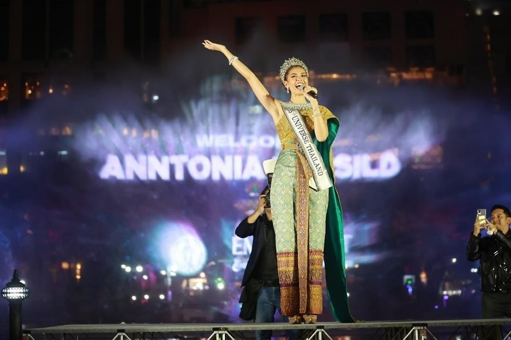 Hỗn loạn ở sân bay đón Á hậu Hoàn vũ trở về quê nhà-16