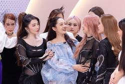 Vì sao cùng tham gia show 'Chị Đẹp', Bảo Anh bất ngờ 'mất tích', Yến Trang bị loại tiếc nuối?