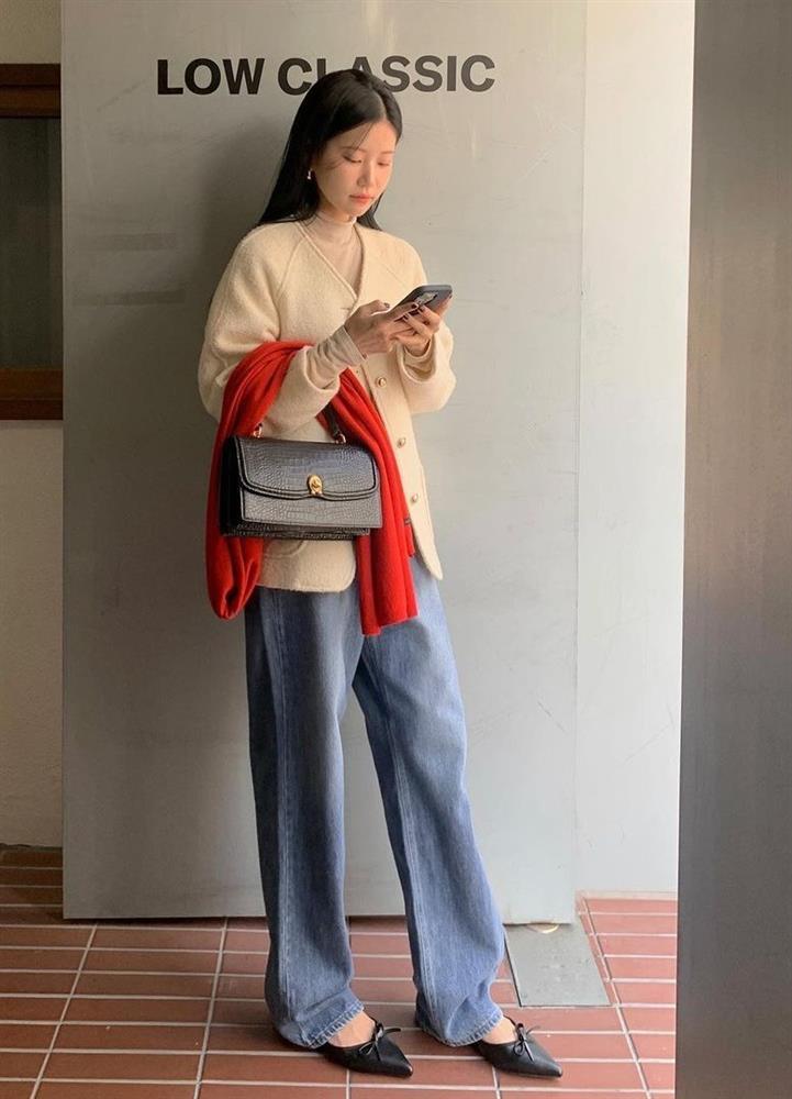 Gợi ý những set đồ màu nổi ưng mắt và trẻ trung trong mùa lạnh-9