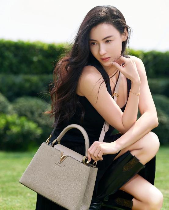 Nhan sắc thách thức thời gian của Trương Bá Chi qua cam thường-3