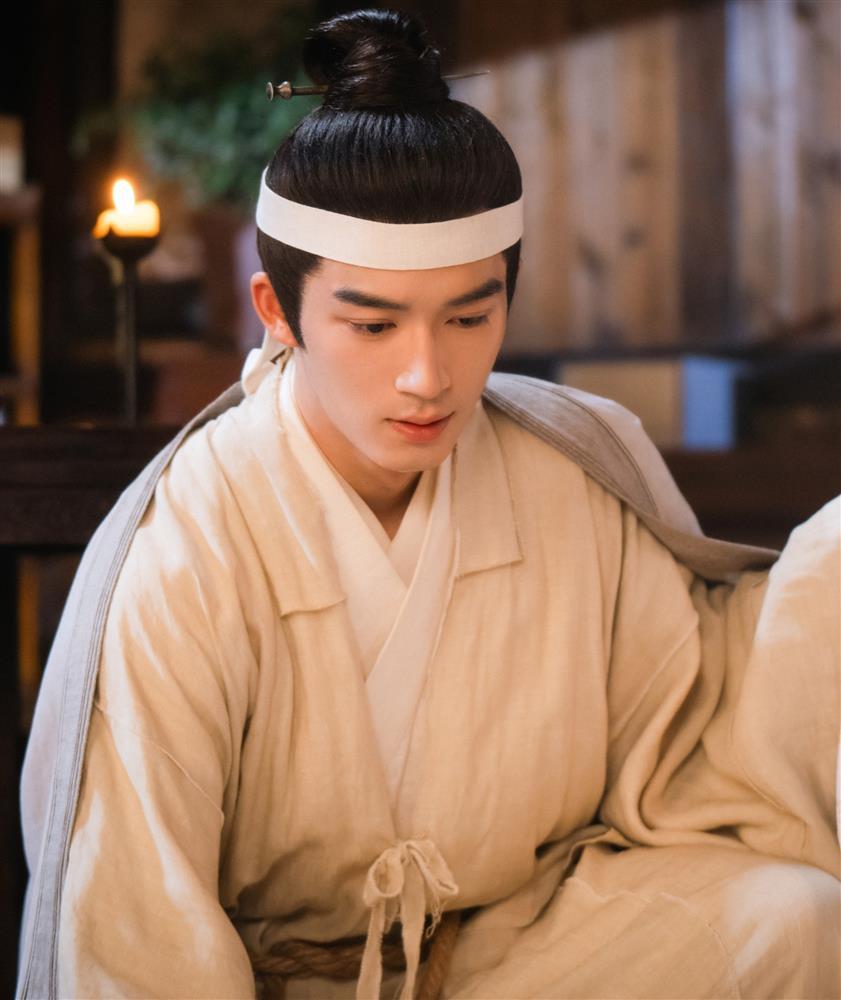 Nam thần cổ trang sinh năm 2002 đang khiến hàng triệu khán giả thương nhớ là ai?-1