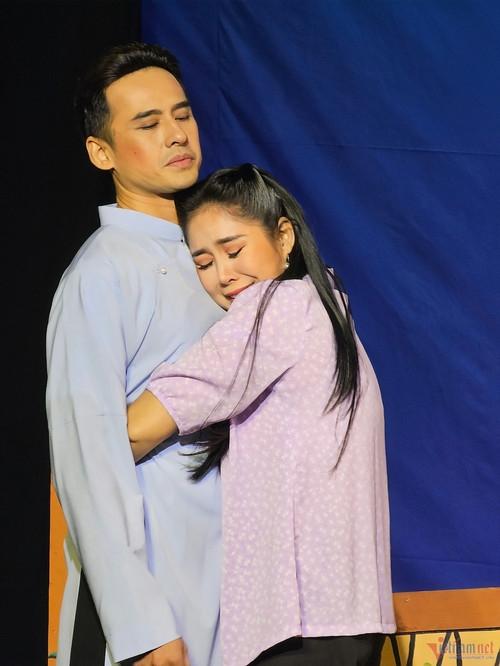 Thành Lộc tạo hình luộm thuộm, thoại giọng Bắc chưa tốt trong kịch mới-2