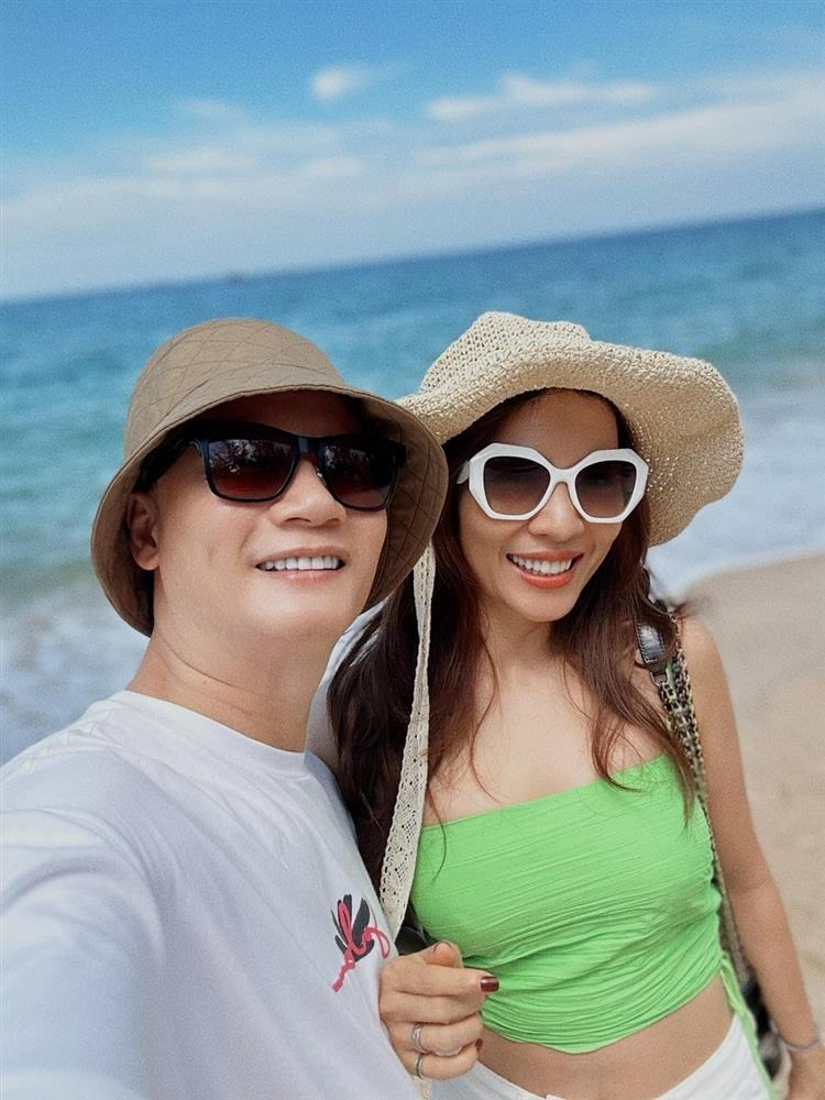 Hoàng Bách và vợ siêu mẫu: 17 năm mặn nồng, chồng triệt sản để vợ đỡ vất vả-2