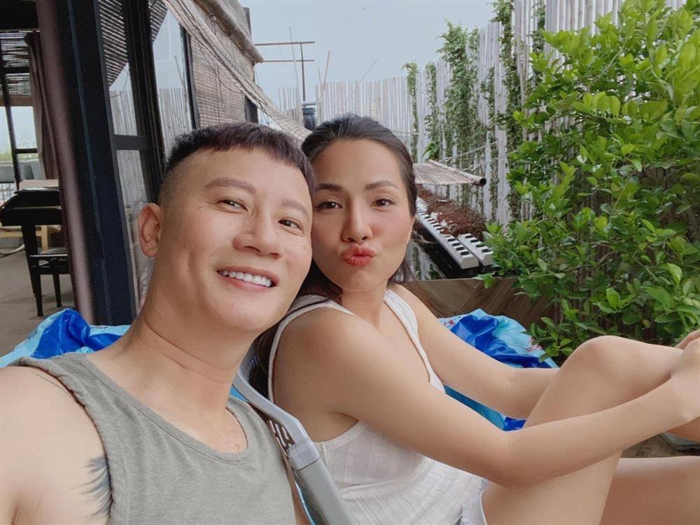 Hoàng Bách và vợ siêu mẫu: 17 năm mặn nồng, chồng triệt sản để vợ đỡ vất vả-4