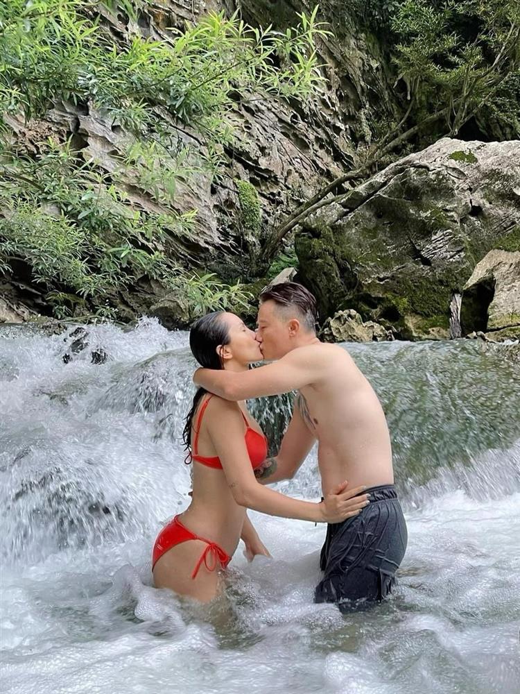 Hoàng Bách và vợ siêu mẫu: 17 năm mặn nồng, chồng triệt sản để vợ đỡ vất vả-6