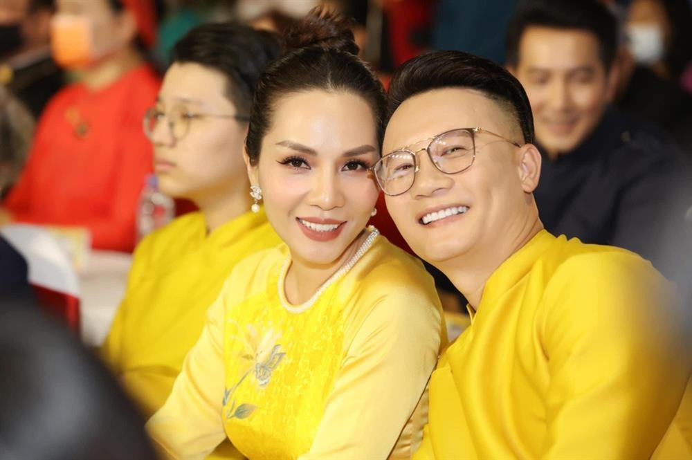 Hoàng Bách và vợ siêu mẫu: 17 năm mặn nồng, chồng triệt sản để vợ đỡ vất vả-8