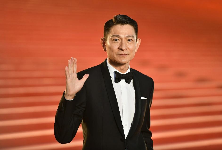 Bố Lưu Đức Hoa qua đời vì bệnh ung thư, hé lộ bức ảnh cuối cùng của hai cha con-4