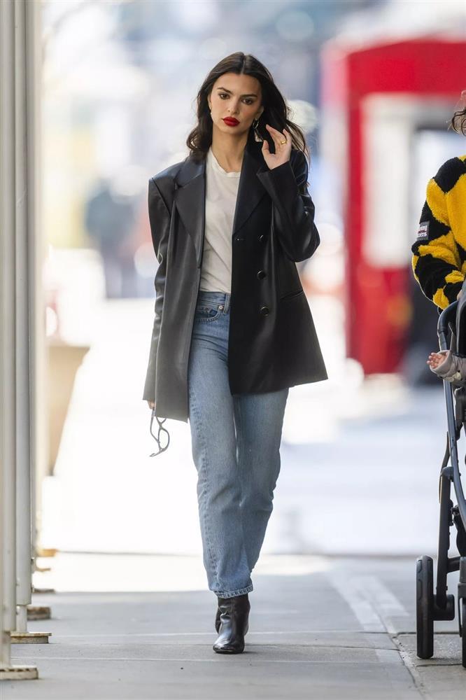 Mẫu áo giúp phụ nữ trông quyền lực và cá tính-4