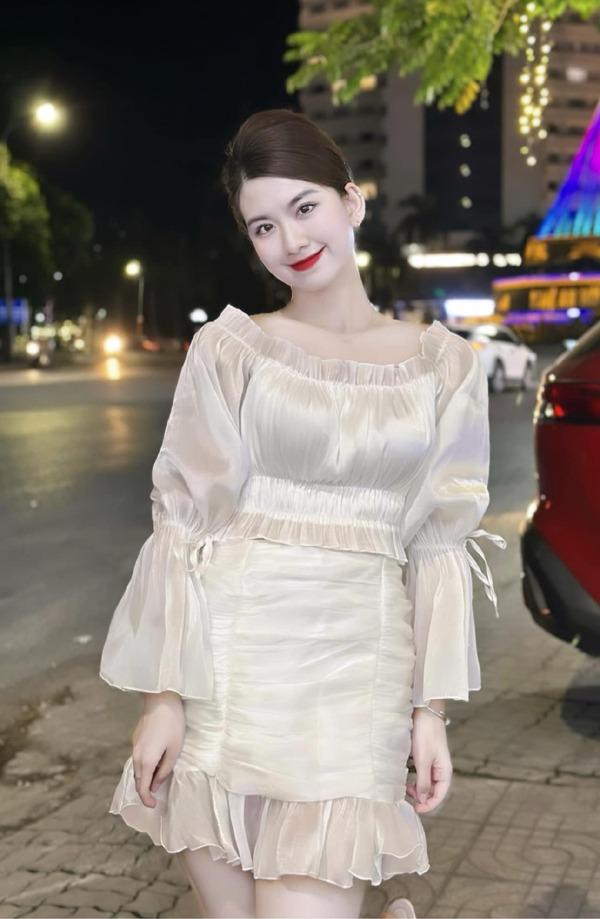 Con gái cầu thủ Văn Sĩ Thủy: Nhan sắc tuổi đôi mươi xinh như thế nào mà khán giả xôn xao?-5