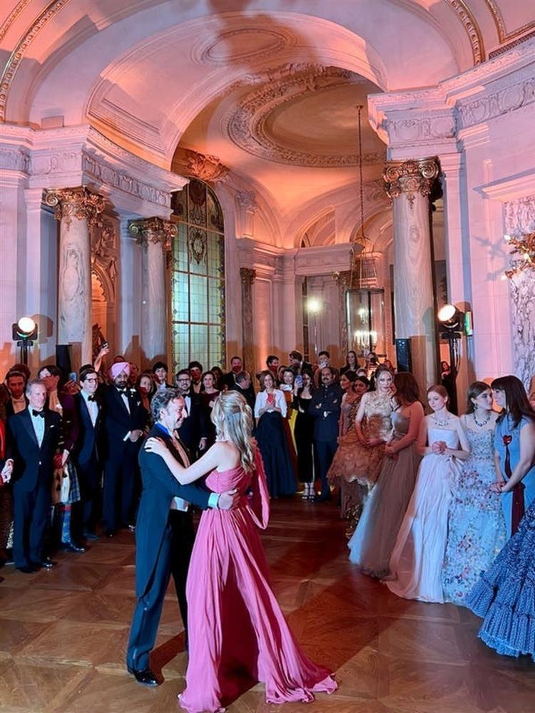 Bên trong dạ hội trưởng thành dành cho con gái các gia đình thượng lưu-3