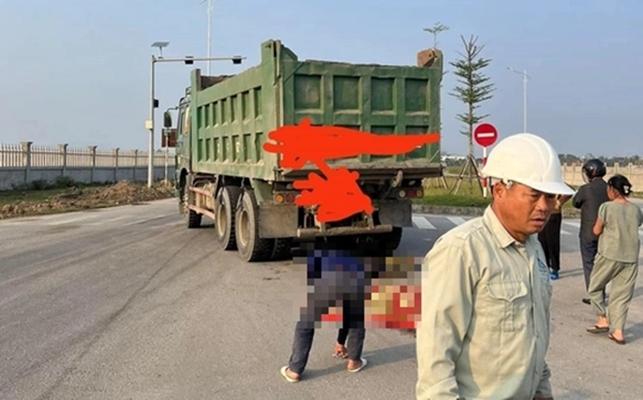 Cháu tử vong, ông bị thương trên đường đi học về-1