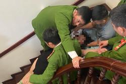 Hà Nội: Cảnh sát giải cứu người phụ nữ định nhảy từ tầng 5 khách sạn tự tử