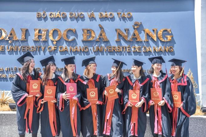 Hạnh phúc gia đình có 8 con gái: Thường xuyên tụ tập ăn uống nhà mẹ đẻ, dù vất vả nhưng không để con thất học-5