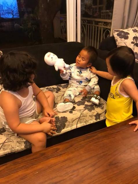 Em bé Mường Lát liệt 2 chân ngày nào sắp về quê, mẹ nuôi tâm sự: Có lẽ ý trời chúng ta chỉ nên dừng lại ở đây-7