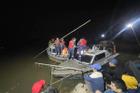 Tìm thấy thi thể 2 học sinh trượt chân ngã xuống sông ở Nam Định