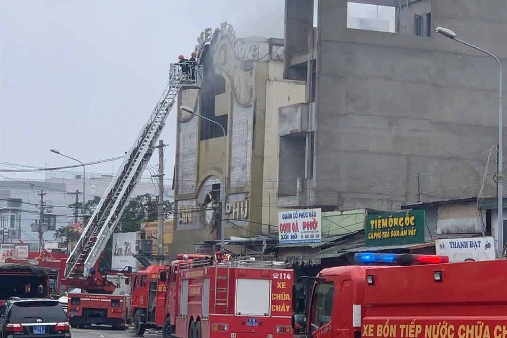 Vụ cháy quán karaoke khiến 32 người chết: Khởi tố thêm 2 cán bộ công an-1