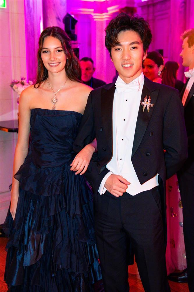 Chân Tử Đan và con gái cao 1m80 gây chú ý tại dạ tiệc xa hoa nhất hành tinh-5