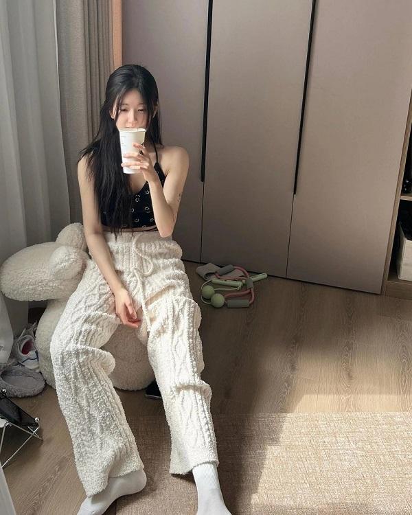 Triệu Lộ Tư khoe ảnh gợi cảm với loạt hình xăm dày đặc trên cơ thể-1