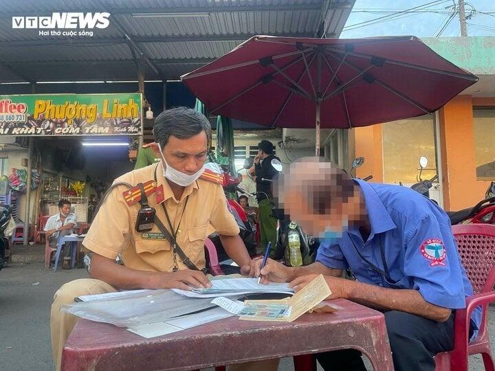 Tài xế xe buýt vi phạm nồng độ cồn: ‘Tôi uống bia cho dễ ngủ’-3