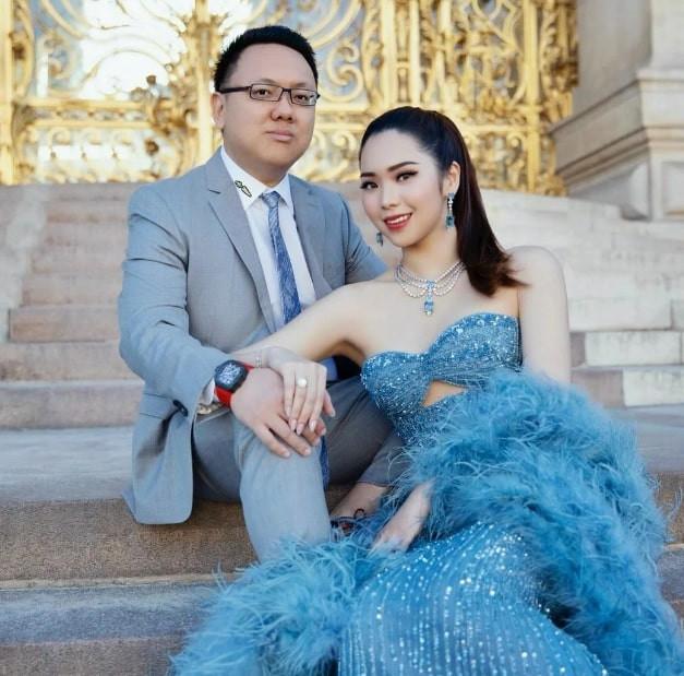 Đám cưới của cặp đôi siêu giàu, khách đến dự được nhận quà gần 5 triệu đồng-1