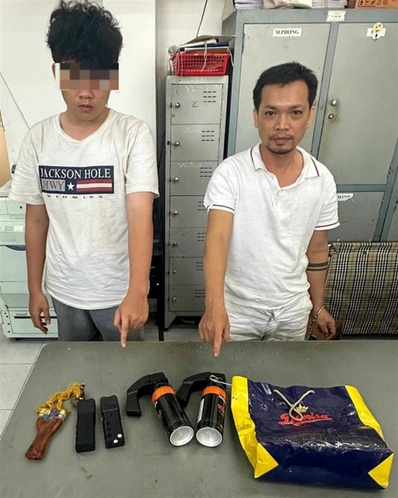 Cha rủ con trai đi chích điện, cướp xe SH-1