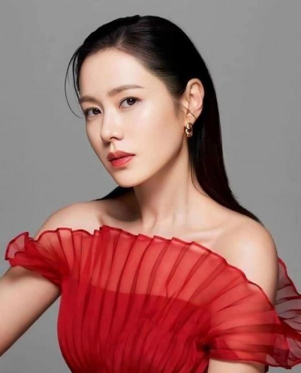 Quý tử đầu lòng nhà Hyun Bin - Son Ye Jin lộ diện trong sinh nhật 1 tuổi?-2
