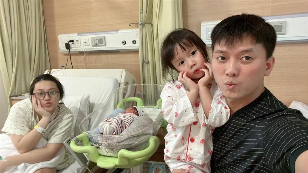 Quách Ngọc Tuyên lấy vợ kém 16 tuổi: Có 2 con, bà xã vẫn còn ham chơi-2