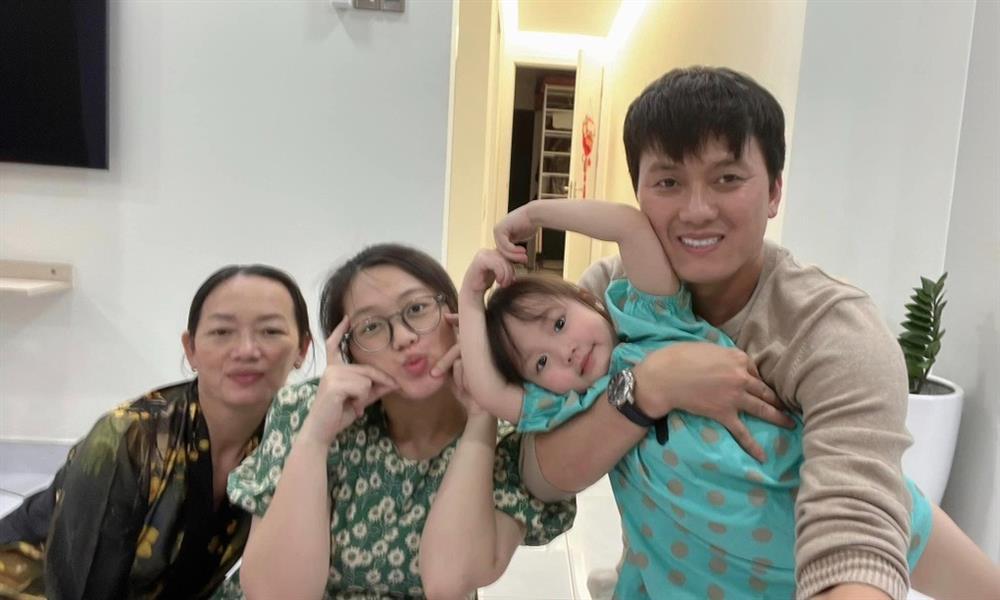 Quách Ngọc Tuyên lấy vợ kém 16 tuổi: Có 2 con, bà xã vẫn còn ham chơi-4