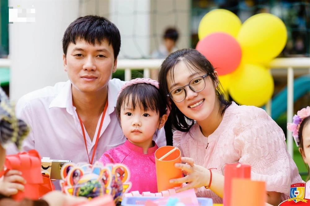 Quách Ngọc Tuyên lấy vợ kém 16 tuổi: Có 2 con, bà xã vẫn còn ham chơi-7