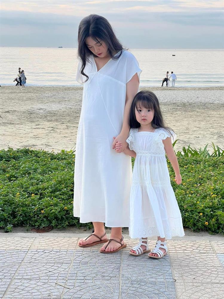 Quách Ngọc Tuyên lấy vợ kém 16 tuổi: Có 2 con, bà xã vẫn còn ham chơi-9