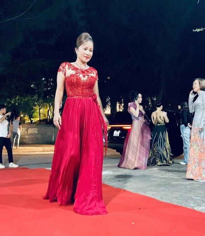 Lê Thị Dần sau 8 năm thi Thách thức danh hài: Xây biệt thự bề thế, đắt show đi diễn-2