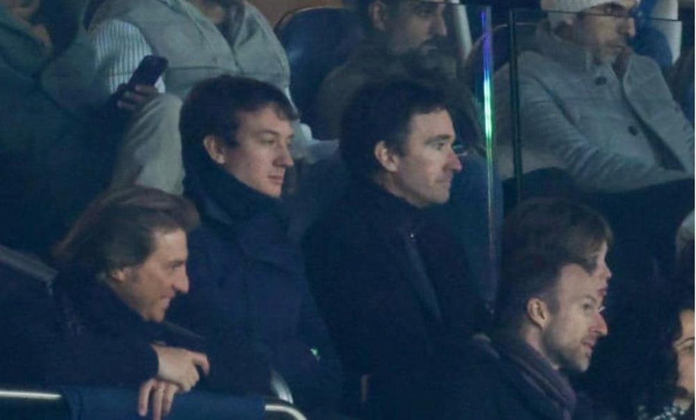 Lisa (BlackPink) đi xem bóng đá với bạn trai tỷ phú-2