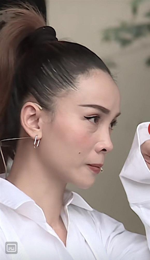 Yến Trang U40 body nuột hơn thời con gái, thích mặc khoe eo thon-9