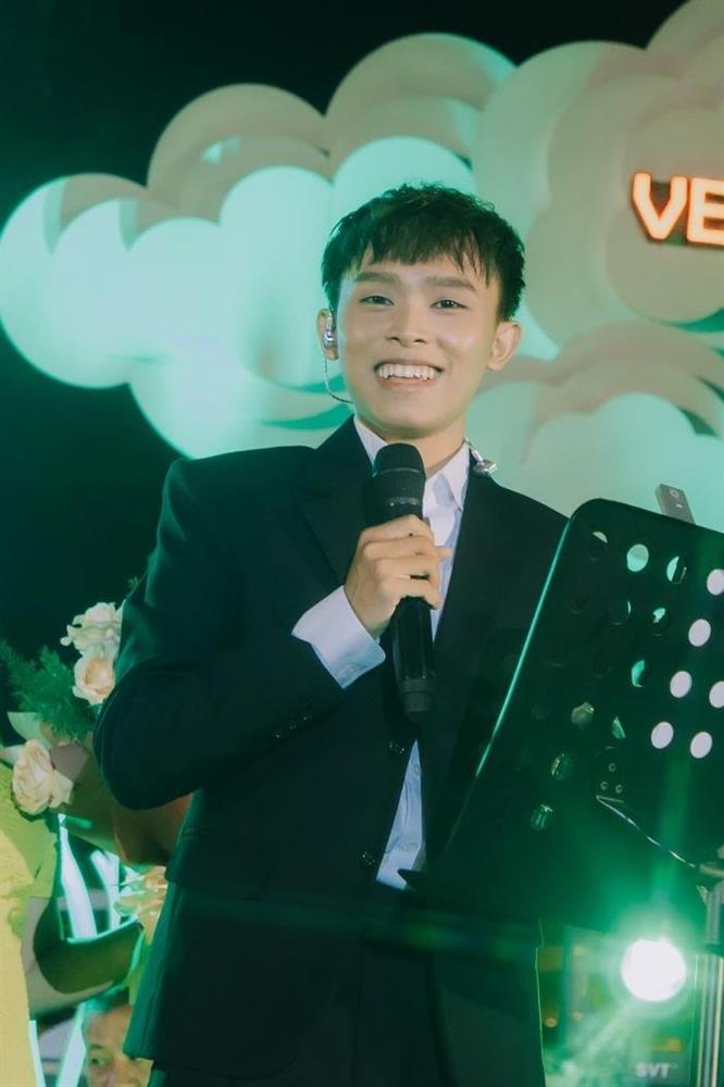 Hồ Văn Cường nhận mưa lời khen vì hành động đặc biệt dành cho Ngọc Sơn nhân ngày sinh nhật-2