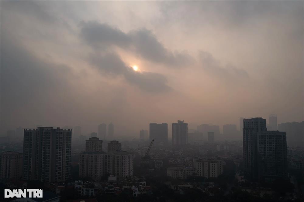 Bầu trời Hà Nội mù mịt, chất lượng không khí ở mức báo động-9