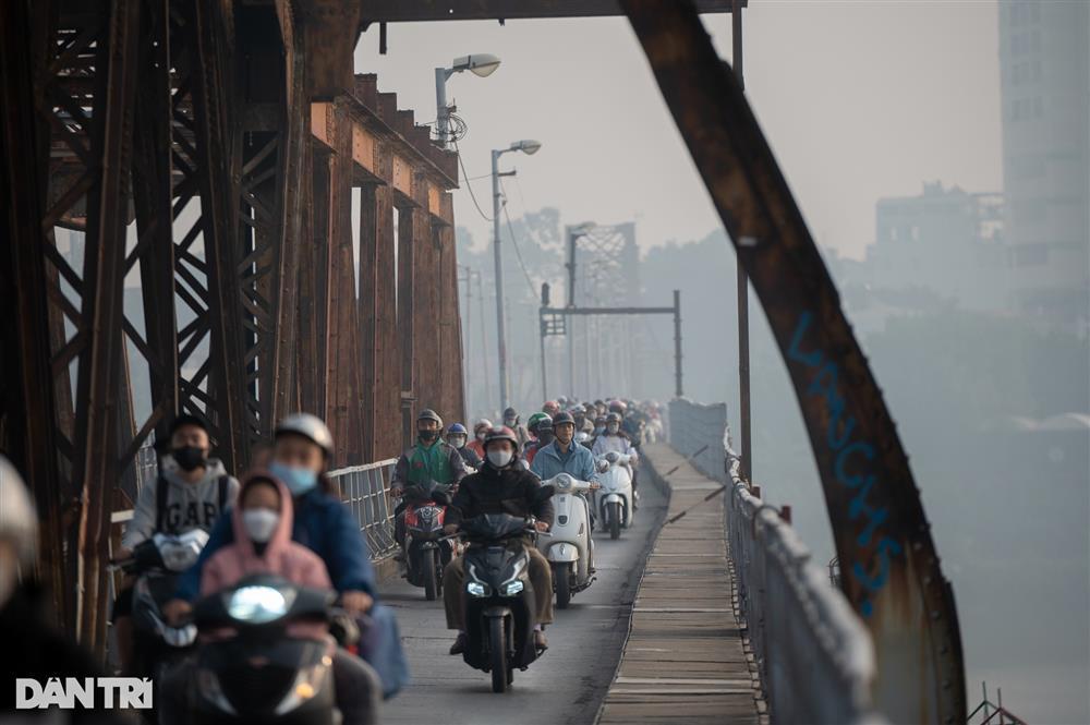 Bầu trời Hà Nội mù mịt, chất lượng không khí ở mức báo động-12